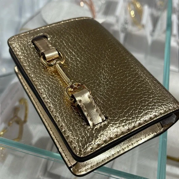 MICHAEL KORS
Carson Small Metallic Pebbled Leather Wallet
Pale Gold 
NWT - Picture 7 of 16